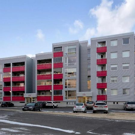 Stylish And Relaxing Two Bedroom Appartment, View Over Harbour Hafnarfjörður Bagian luar foto