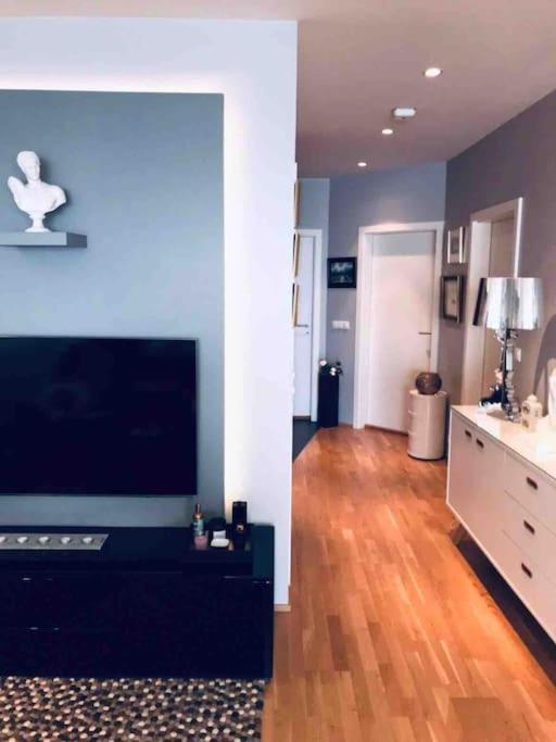 Stylish And Relaxing Two Bedroom Appartment, View Over Harbour Hafnarfjörður Bagian luar foto